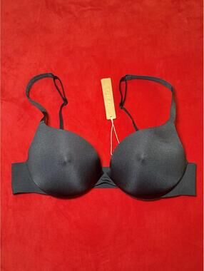 Skims Ultimate Nipple Push Up Bra Color ONYX Size 34B